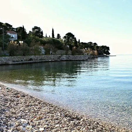 Apartman Lovric *